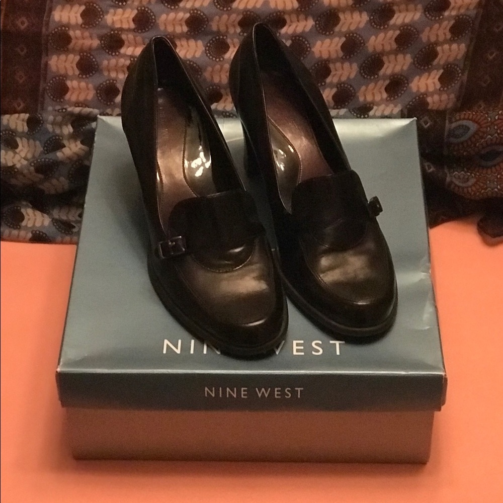 Size 9.5 Black Leather Nine West Heels